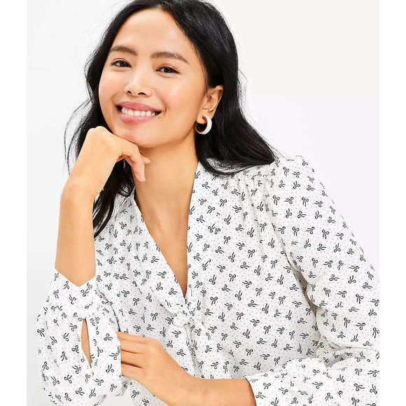 LOFT Bow Print Blouse White Black Bow Tie Neckline Women's Medium Long Sleeve - Picture 1 of 9